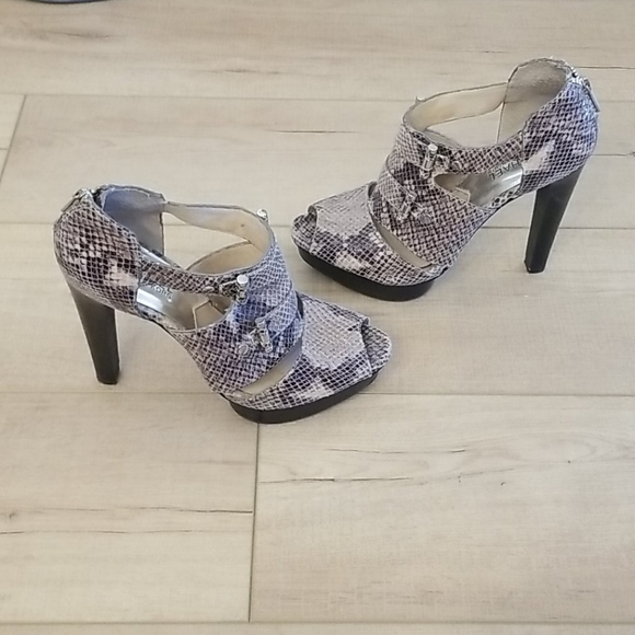 Michael Kors Stilletos - Picture 2 of 9